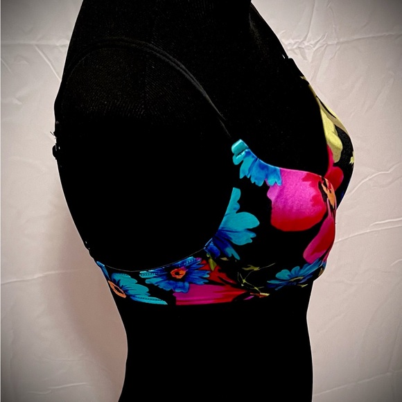 Beautiful & Sexy Victoria’s Secret Multicolored Flower Bra, Size 34B - Picture 2 of 7